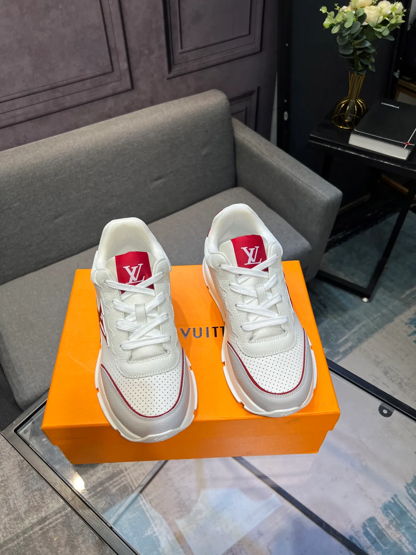 Men's shoes 💰640 LV | Louis Vuitton 2025𝐬𝐬 New spring and summer styles for couples, men's styles come out first. The counter features the latest casual shoes. Hard goods are new🆕 ❥Purchase level! Full of high-end feel! A popular model among bloggers at home and abroad, it’s retro and fashionable and looks amazing on your feet! Wear a lot of happiness! Mainly recommended model on the official website★ ▪️Upper: Original custom-made imported calfskin fabric ▪️Inner lining: breathable gauze imported from Italy ▪️Outsole: rubber foam ➕tpu high-end outsole ▪️Shoe size: 36-44 (customized for 45 and 46)